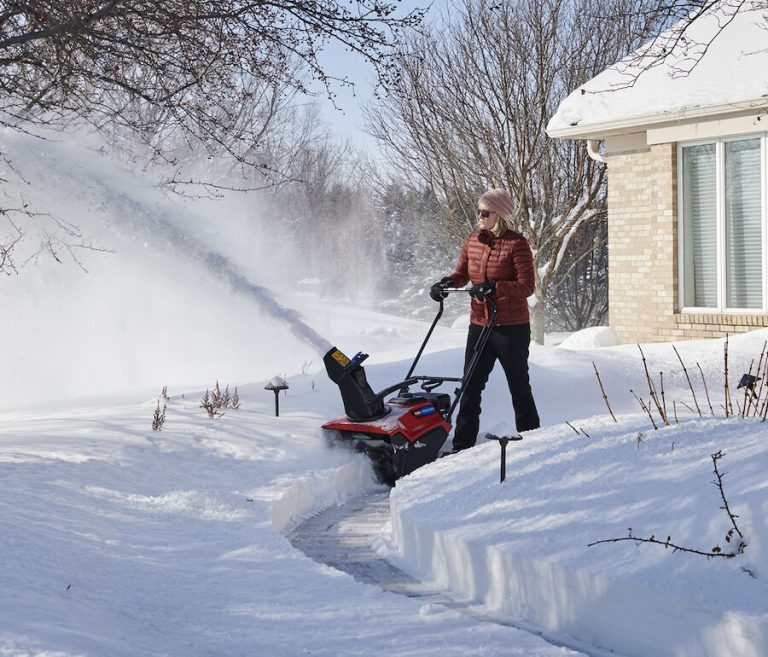 Toro 21 in. (53 cm) Power Clear® 721 E Gas Snow Blower (38753)